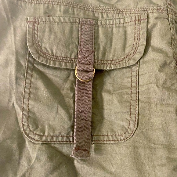 Cute khaki mini skirt - Picture 3 of 8